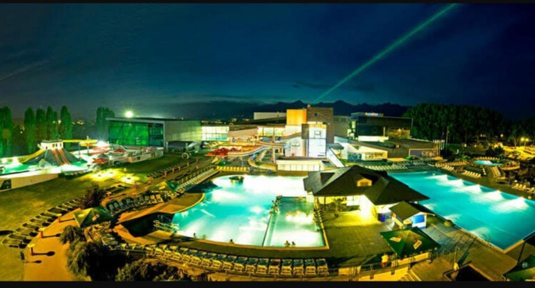 Mbv28 Apartments ポプラト エクステリア 写真